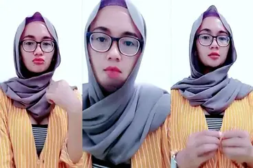 Bokep Indo Yulia Ukhty Nakal Pamer Belahan Toket poster